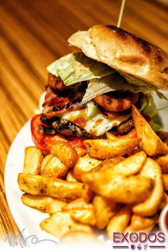 Pisina - Γαστρονομία και φιλοξενία