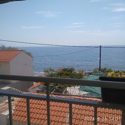 Unnamed Road, Παραλία Δροτας 812 00