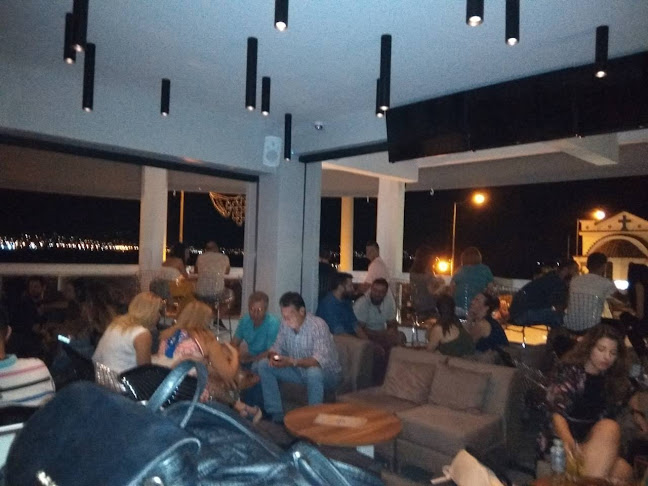 Opinii despre Anemos Cafe Cocktail Bar în Σαλαμίνα - Γαστρονομία και φιλοξενία