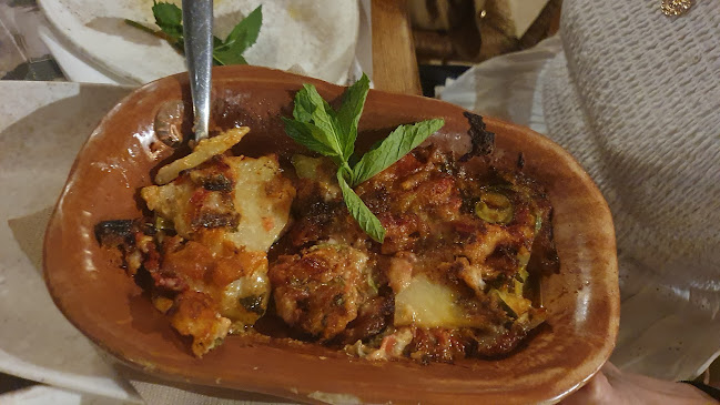 Ταβέρνα Γραμβούσα - Γαστρονομία και φιλοξενία