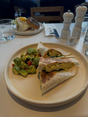 Αρχελάου 32, Αθήνα 116 35