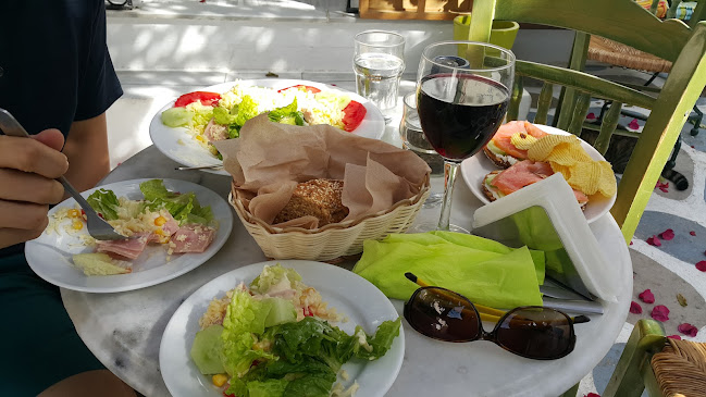 Cafe Symposium Paros - Γαστρονομία και φιλοξενία