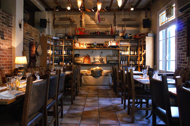 Μόλυβος - Γαστρονομία και φιλοξενία