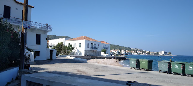 Opinii despre Ariston Brasserie în Σπέτσες - Γαστρονομία και φιλοξενία