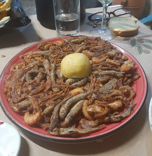 Τριαντάφυλλος - Η Μικρή Πλατεία - Γαστρονομία και φιλοξενία