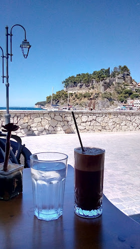 The Captain’s cafe bar