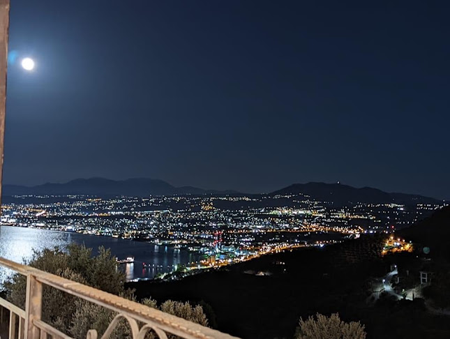 Comentarii opinii despre Ταβέρνα Το Ρόδι - Αρνί Αντικριστό