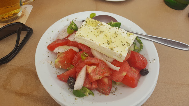 Στο καρφί και στο Πέταλο (Sto Karfi Kai Sto Petalo)