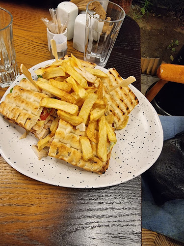 Opinii despre OYiros του Θερμαϊκού în Θεσσαλονίκη - Γαστρονομία και φιλοξενία