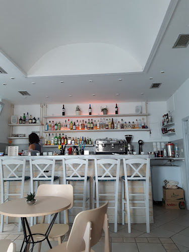 Comentarii opinii despre Mikro Cafe