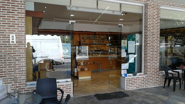 Opinii despre ΑΡΤΟΠΟΙΕΙΟ ΚΟΣΜΟΠΟΥΛΟΣ în Αίγιο - Γαστρονομία και φιλοξενία