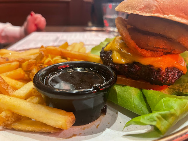 TGI Fridays Golden Hall