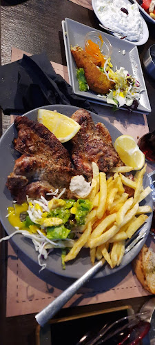 Το Δίχαλο Χανιά - Γαστρονομία και φιλοξενία