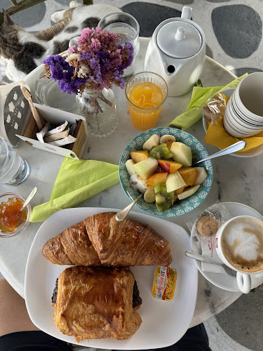 Μαντώς Μαυρογένους 28, Γεφυράκι 844 00