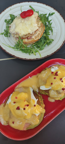 Opinii despre Madania în 'Αγιος Δημήτριος - Γαστρονομία και φιλοξενία