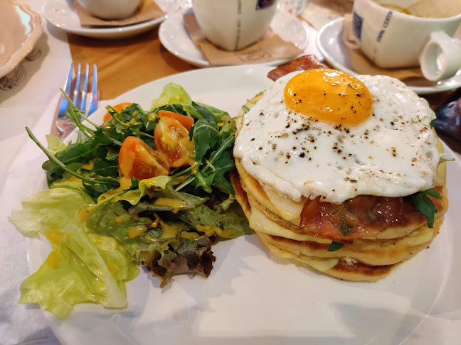 Αριστοτέλους 10, Πειραιάς 185 35