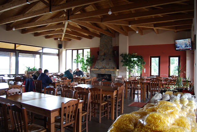 Ανεμοδαρμένο Διάσελο - Γαστρονομία και φιλοξενία