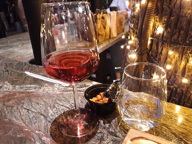 Opinii despre Hide & Seek - All day bar restaurant în Χαλάνδρι - Γαστρονομία και φιλοξενία