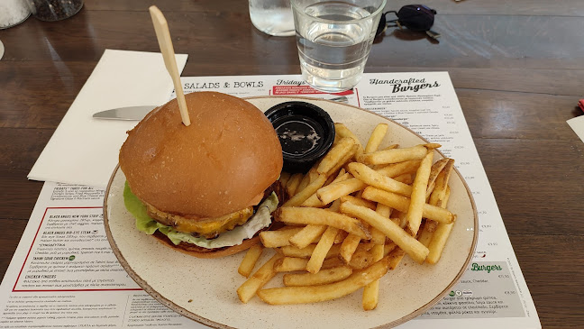 TGI Fridays Golden Hall