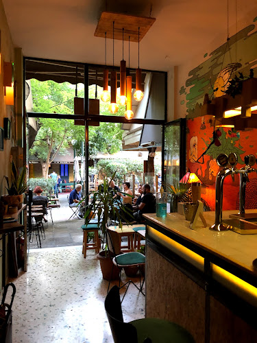 Opinii despre Papadalup Coffee & Bar în Αθήνα - Γαστρονομία και φιλοξενία