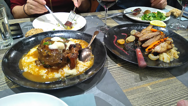 Βρεγμένη Γάτα - Γαστρονομία και φιλοξενία