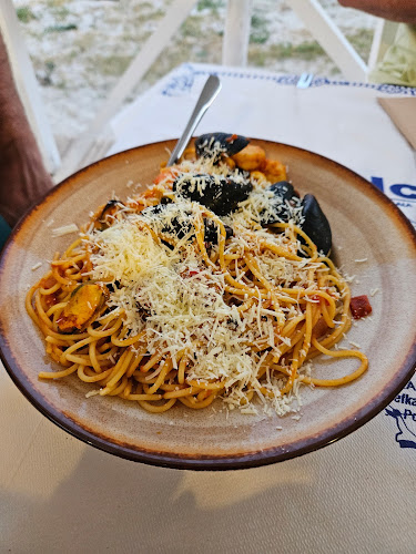 Opinii despre Ammos Beach Bar Restaurant în Χρυσή Αμμουδιά - Γαστρονομία και φιλοξενία