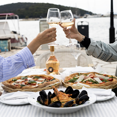 Opinii despre Parasole Italian Restaurant în Σύβοτα - Γαστρονομία και φιλοξενία