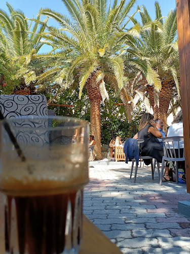 Φοίνικες - Γαστρονομία και φιλοξενία