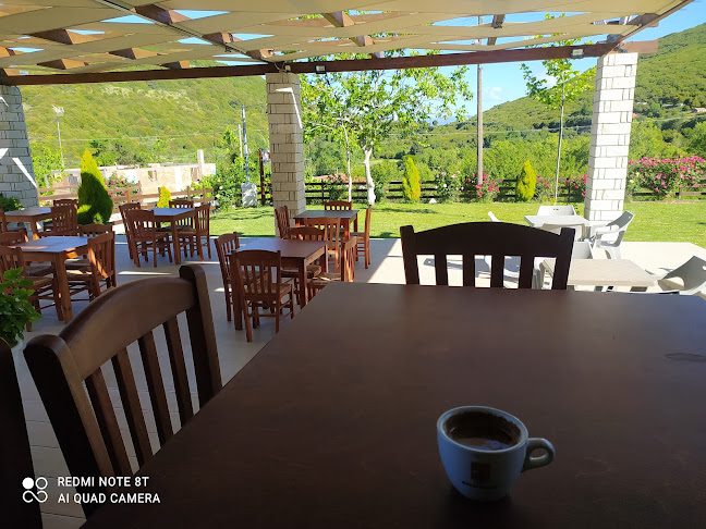 Comentarii opinii despre Οι Βρύσες Καφέ -Ταβερνα