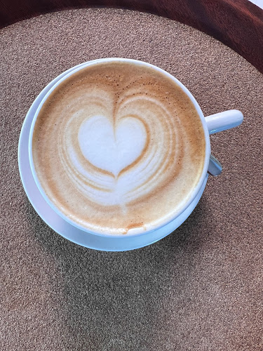 Emvasis Cafe - Cocktail Bar/Εμβασις