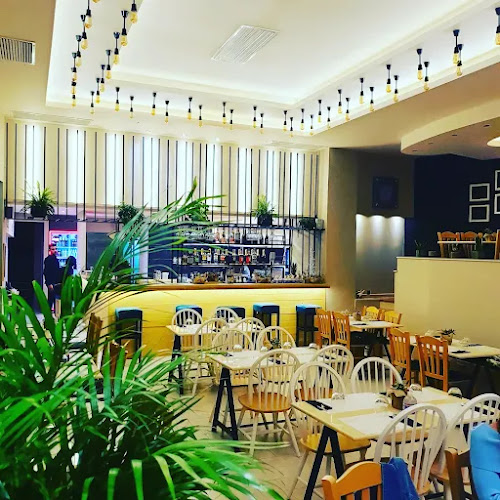 Comentarii opinii despre Τσιτσι μεζεδοπωλείο