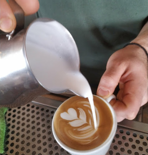 Opinii despre BABEL Cafe-Bar-restaurant în Κίσσαμος - Γαστρονομία και φιλοξενία