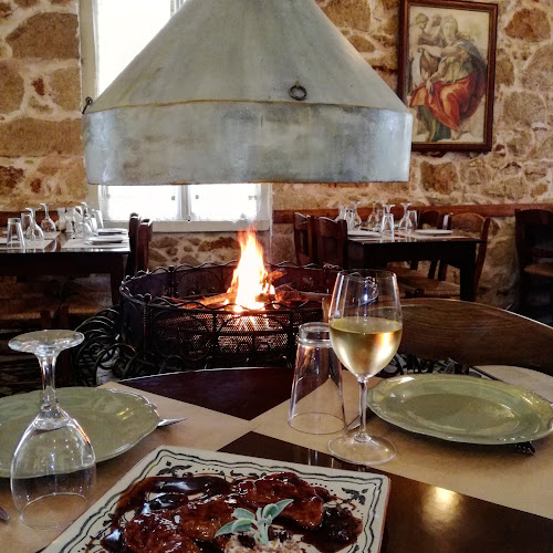 Μεράστρι - Γαστρονομία και φιλοξενία