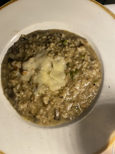 Αδριανού 68, Αθήνα 105 56