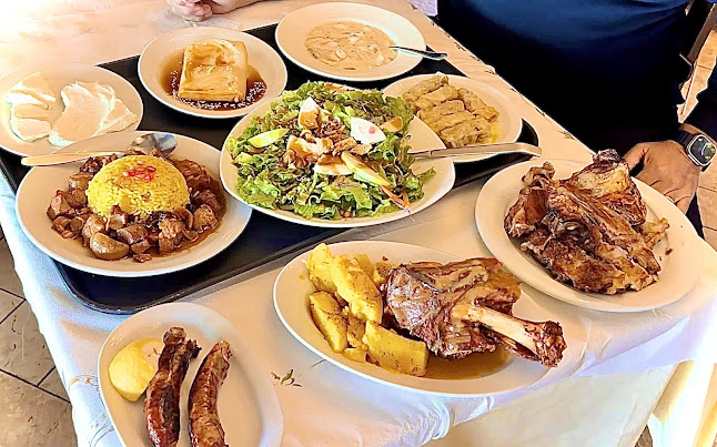 Ταβέρνα Το Ρόδι - Αρνί Αντικριστό - Γαστρονομία και φιλοξενία