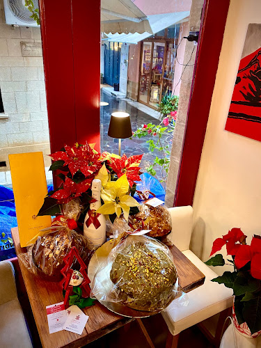 Π. Ηρειώτη 43, Αίγινα 180 10