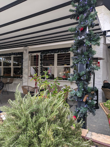 mon mont cafe bar - Γαστρονομία και φιλοξενία