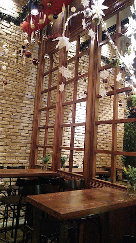 Hush All Day Bar - Γαστρονομία και φιλοξενία