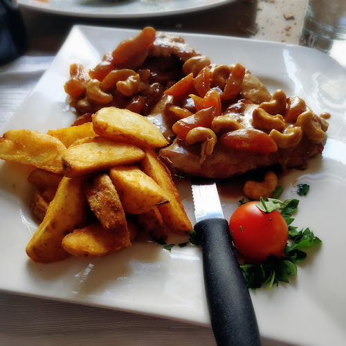 Μόλυβος - Γαστρονομία και φιλοξενία