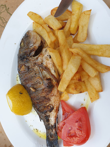 Εστιατόριο Τα Καραφάκια - Γαστρονομία και φιλοξενία