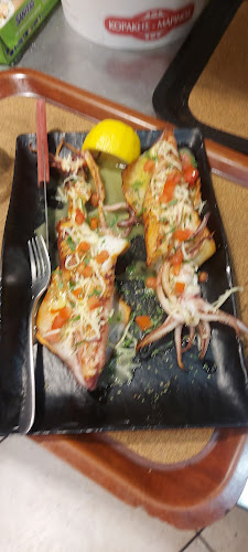 Τριαντάφυλλος - Η Μικρή Πλατεία - Γαστρονομία και φιλοξενία