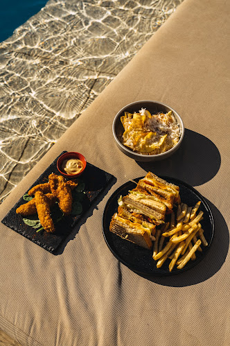 Opinii despre Teatro Beachside Bliss în Γάζι - Γαστρονομία και φιλοξενία