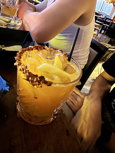 Opinii despre Loft Cocktail Bar în Νικήτη - Γαστρονομία και φιλοξενία