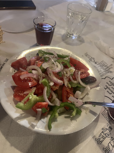 Opinii despre Λαδόκολλα în Καισαριανή - Γαστρονομία και φιλοξενία