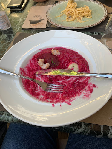 Σκουφά 42, Αθήνα 106 72