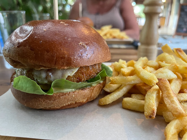 Costas Steak House - Γαστρονομία και φιλοξενία