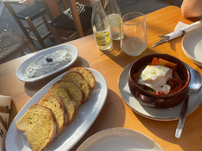 Στο καρφί και στο Πέταλο (Sto Karfi Kai Sto Petalo) - Ρέθυμνο