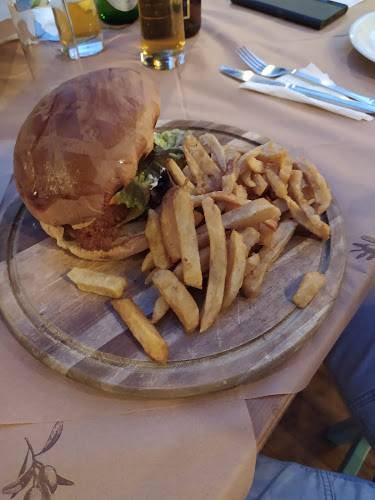 Γεύσεις ...στη λαδόκολλα - Γαστρονομία και φιλοξενία