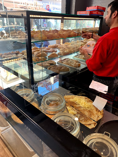 Donald | Εργαστήριο μπουγάτσας - Snack cafe - Πρέβεζα