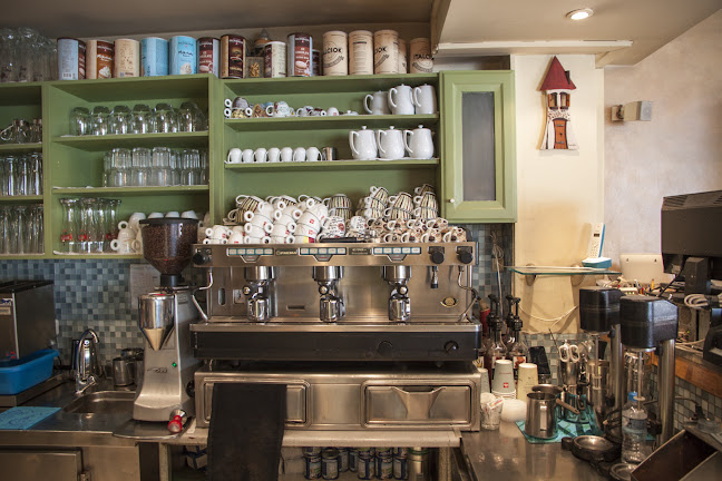 Καφ'έδρα - Γαστρονομία και φιλοξενία